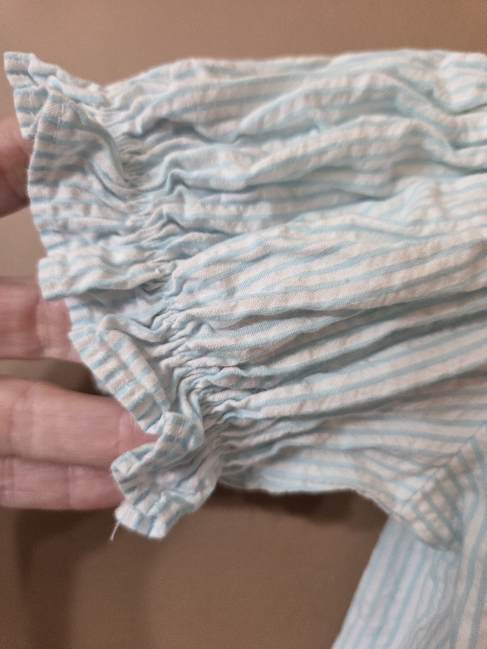 Little English Smocked Light Blue Girls' Dress with Puff Sleeves Size 2T - Picture 7 of 10